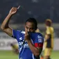 Kapten Persib, Atep melakukan selebrasi usai usai mencetak gol ke gawang Mitra Kukar di laga semi final leg kedua Piala Presiden 2015 di Stadion Si Jalak Harupat, Bandung, Sabtu (10/10/2015). Persib unggul 3-1. (Liputan6.com/Helmi Fithriansyah)