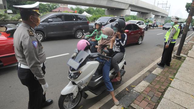 Dishub Dki Sepeda Motor Masih Boleh Berboncengan Saat Psbb Asal