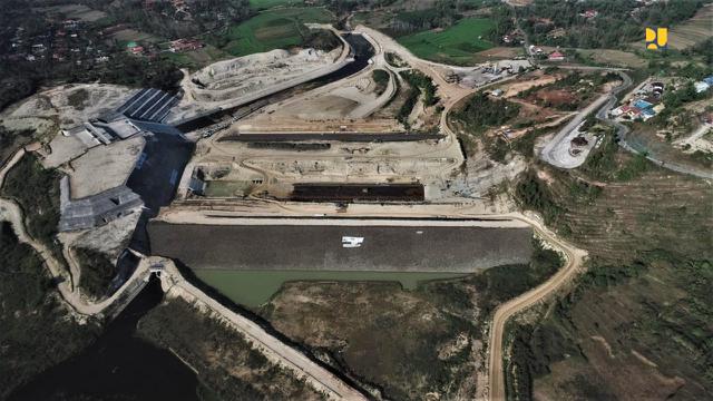 Kontruksi Bendungan Pidekso di Kabupaten Wonogiri, Jawa Tengah