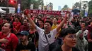 Sebelumnya, ribuan pendukung Timnas Indonesia berkumpul di salah satu area Stadion Utama Gelora Bung Karno, Jakarta, Selasa (10/6/2025). (Liputan6.com/Angga Yuniar)