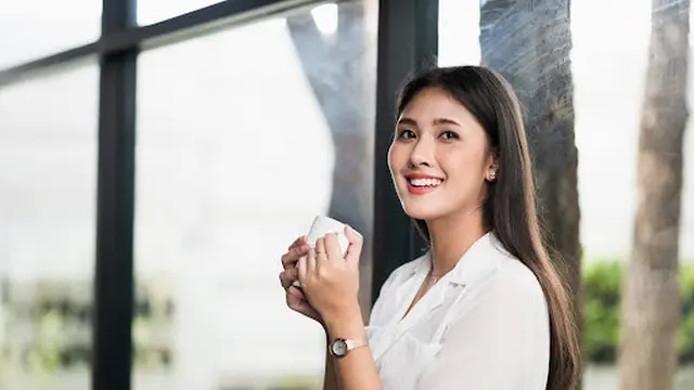 Ilustrasi wanita tersenyum bahagia