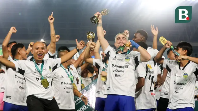 Foto: Kemenangan Sempurna PSIM Yogyakarta, Penantian18 Tahun Promosi dan Jadi Juara Pegandaian Liga 2 2024/2025