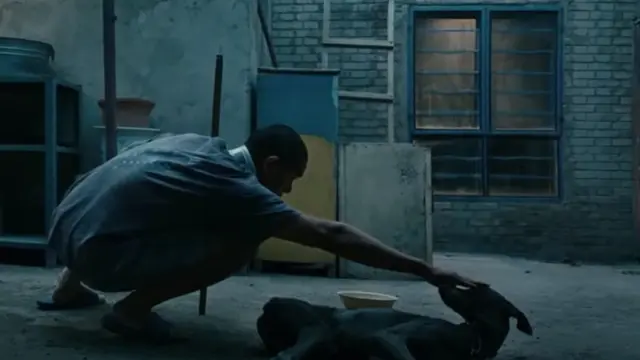 Salah satu adegan film Black Dog. (Foto: Dok. The Seventh Art Pictures/ KlikFilm)