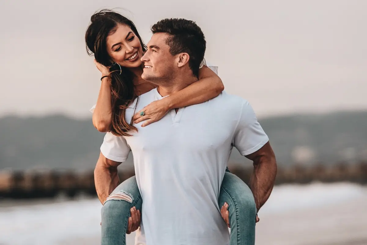 pasangan cinta