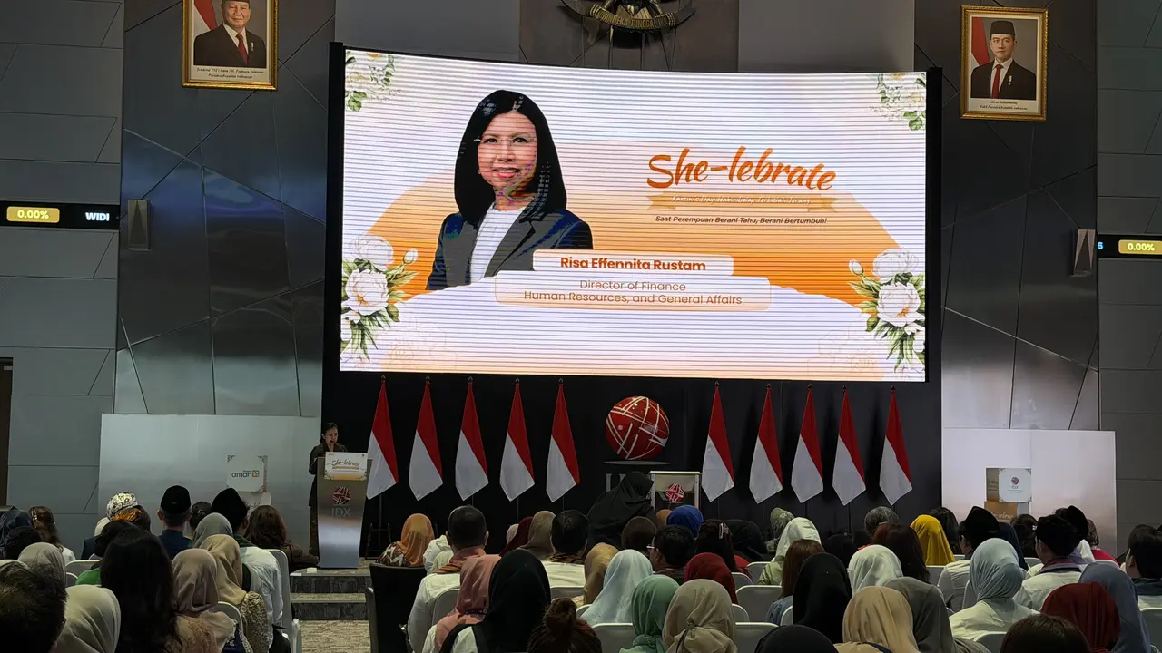 Direktur Keuangan, SDM dan Umum PT Bursa Efek Indonesia, Risa E. Rustam, dalam acara She-Lebrate Kartini's Day: Habis Gelap Terbitlah Terang, di Main Hall BEI, Jakarta, Selasa (21/4/2026).