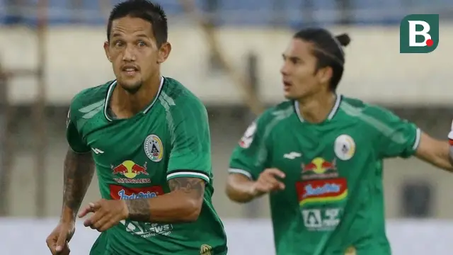 FOTO: Melihat Aksi Kakak-Adik Irfan Bachdim dan Kim Kurniawan Berseragam PSS Sleman
