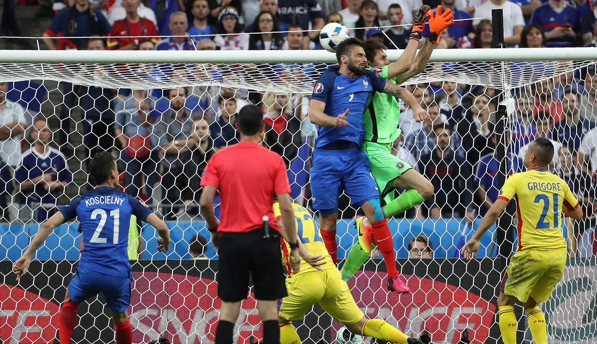 Proses terjadinya gol Prancis yang dicetak oleh Olivier Giroud ke gawang Rumania pada laga Grup A Piala Eropa 2016. Prancis baru mencetak gol pada menit ke-57 melalui sundulan Olivier Giroud memanfaatkan umpan Dimitri Payet. (AFP/Kenzo Tribouillard)
