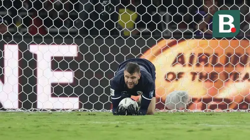 <p>Kiper&nbsp;Timnas Indonesia, Maarten Paes,&nbsp;saat melawan Australia pada laga kedua Grup C Kualifikasi Piala Dunia 2026 Zona Asia di Stadion Utama Gelora Bung Karno (SUGBK), Jakarta Pusat, pada Selasa (10/9/2024). (Bola.com/Abdul Aziz)</p>