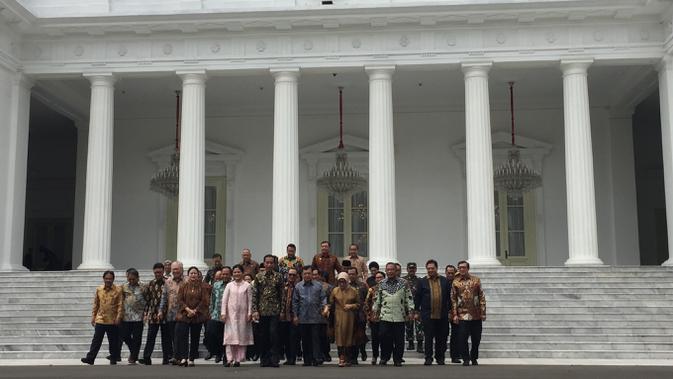 Jokowi-JK dan Menteri Kabinet Kerja Gelar Sesi Foto Terakhir (Foto: Liputan6/Ika Defianti)
