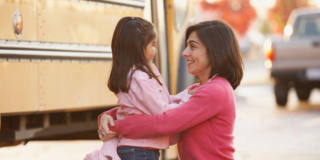 Kasih ibu kepada anak/Copyright Shutterstock