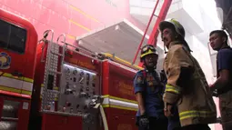 Sebelumnya, kebakaran hebat melanda gedung Glodok Plaza di Jalan Pinangsia Raya, Jakarta Barat, Rabu (15/1/2025) sekitar pukul 21.30 WIB. (Magang/Liputan6.com/Muhammad Rizal)