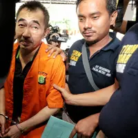 Gatot Brajamusti Tiba Di Polda (Adrian Putra/bintang.com)