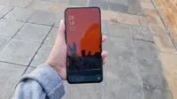 Tampilan Oppo Reno 10x Zoom yang minim bezel (Liputan6.com/ Agustin Setyo W)