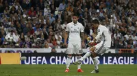 Cristiano Ronaldo mencetak satu gol dari tendangan bebas saat Real Madrid mengalahkan Sporting CP 2-1 pada laga perdana penyisihan Grup F Liga Champions di Santiano Bernabeu, Kamis (15/9/2016) dinihari WIB. (REUTERS/Juan Medina)