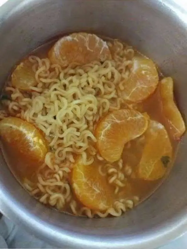 6 Menu Buka Puasa Kombinasi Mi dan Minuman Ini Absurd Banget