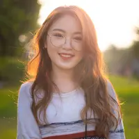 ilustrasi perempuan bahagia/Photo by Maddog 229 from Pexels