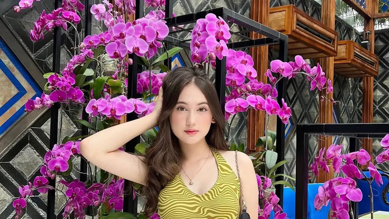 Potret Menawan Laura Moane yang Tampil Stylish dengan Mini Dress