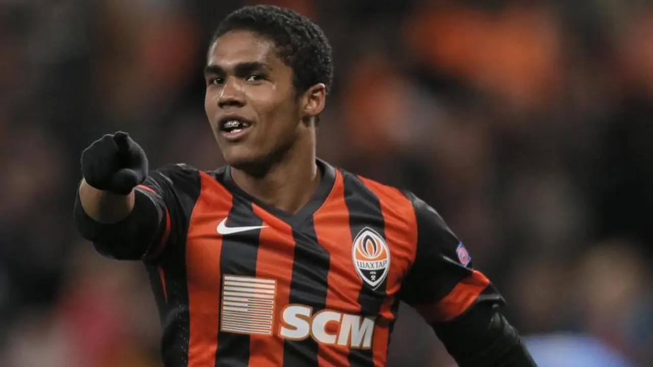 Douglas Costa