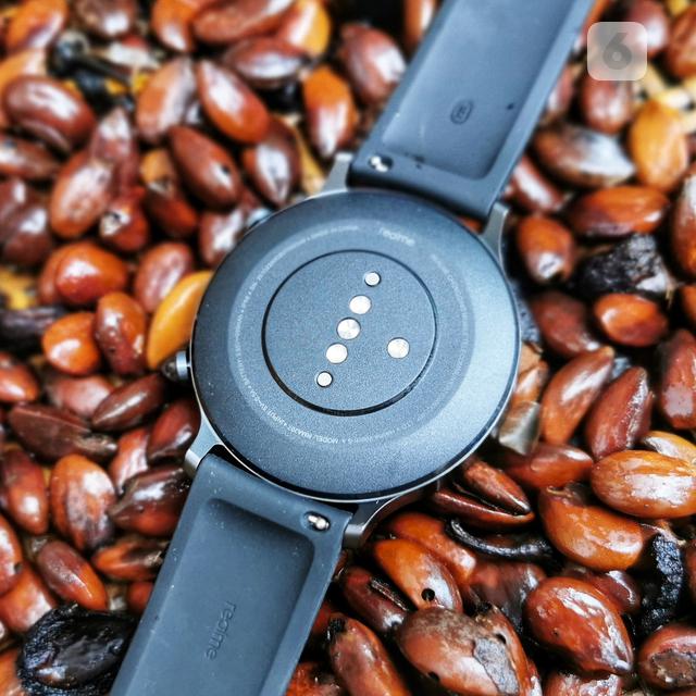Smartwatch Realme Watch S. Liputan6.com/Mochamad Wahyu Hidayat