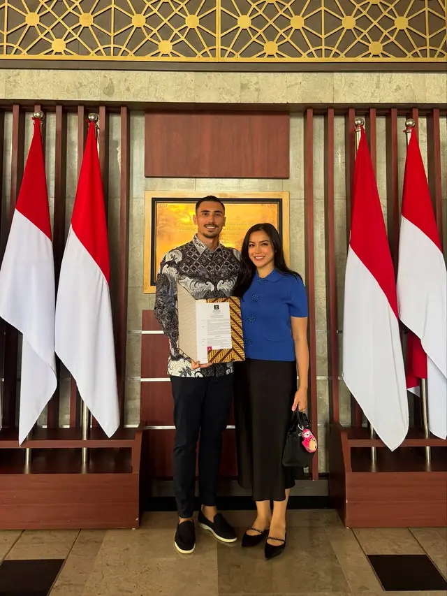 Gaya Formal Jessica Iskandar Dampingi Vincent Verhaag yang Resmi Jadi WNI, Tenteng Tas Hermes Hitam