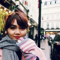 Rina Nose saat liburan di London (Instagram/@rinanose16)