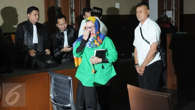 20160613-Tangis Dewie Yasin Limpo Divonis 6 Tahun Penjara-Jakarta