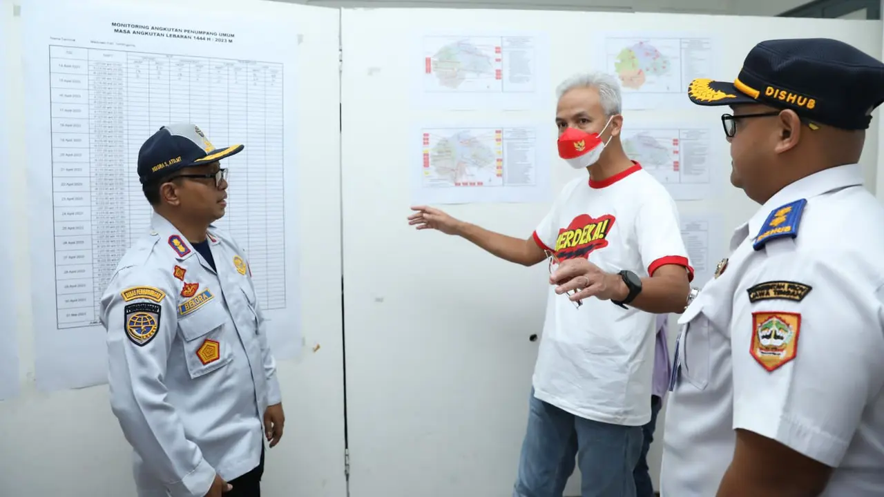 Gubernur Jawa Tengah (Jateng) Ganjar Pranowo saat mengecek persiapan Terminal Prajitno Muntilan, Kabupaten Magelang sambut pemudik. (Istimewa)