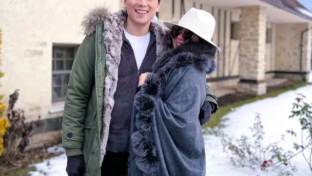 Tampil Glamor, Ini 7 Potret Syahrini dan Reino Barack Liburan di Winter Wonderland