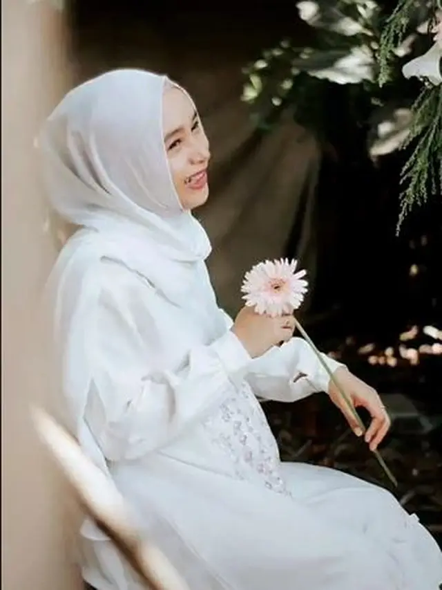 Wanita Ini Lakukan Maternity Shoot di Kandang Ayam, 6 Hasil Fotonya Bikin Takjub