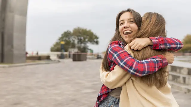 7 Cara Menjaga Persahabatan Jarak Jauh