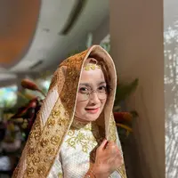6 Potret Cantik Desy Ratnasari yang Tetap Berusaha Cari Pasangan Hingga Akhir Hayat. (Foto: instagram.com @desyratnasariterdepan)