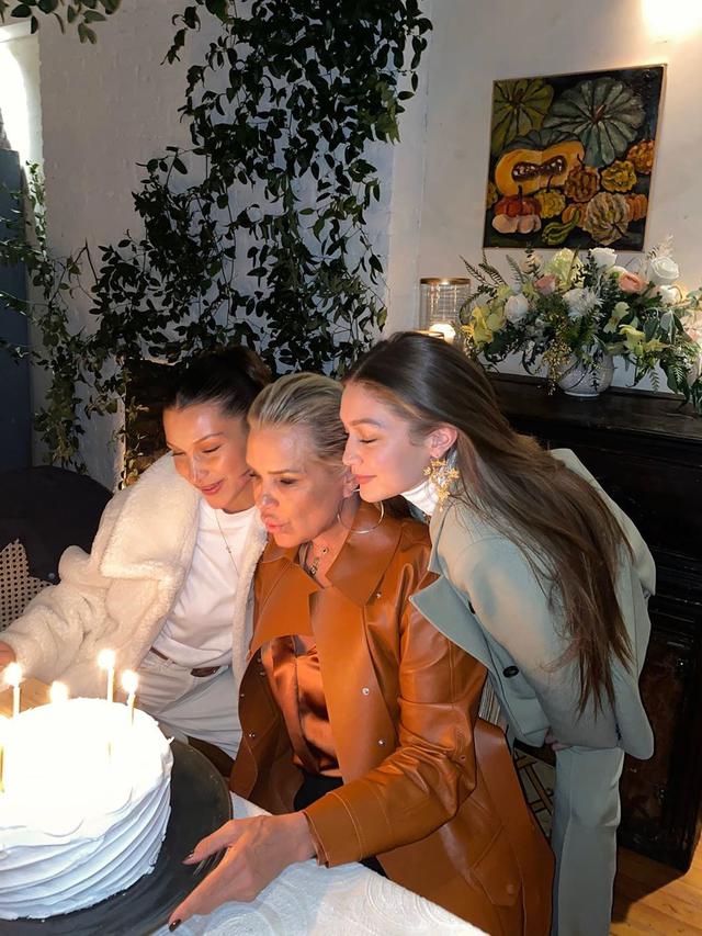 Bella, Yolanda, dan Gigi Hadid (Instagram/ bellahadid)