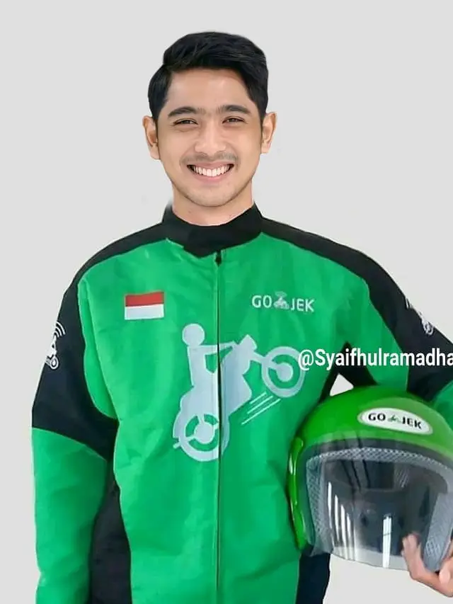 6 Editan Foto Arya Saloka Ini Nyelenehnya Bikin Ketawa Geli