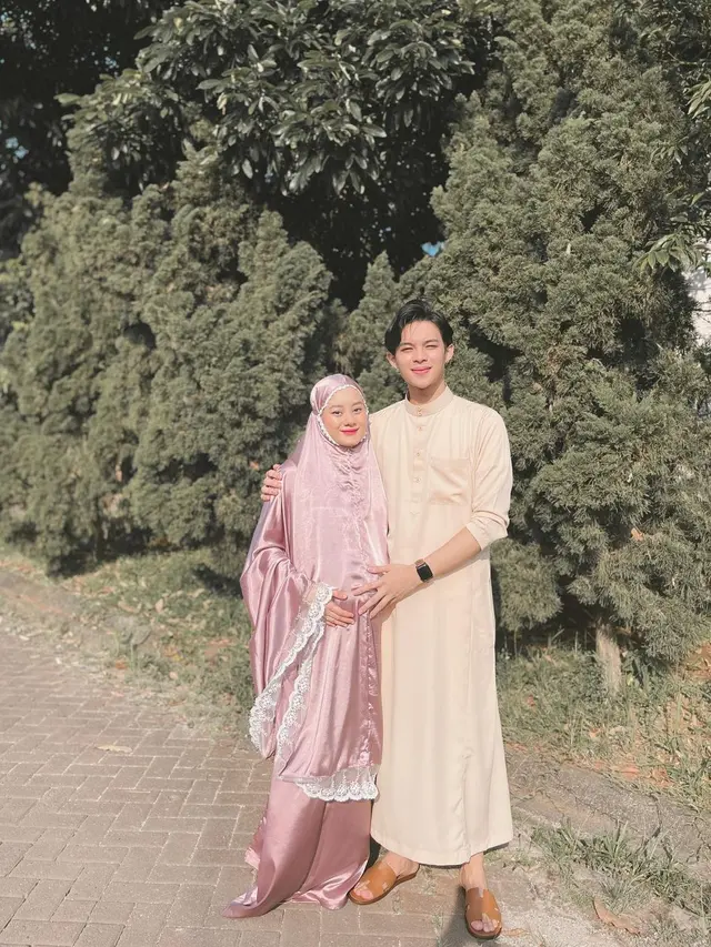 7 Kebersamaan Seleb Saat Lebaran Pertama Kali Bersama Pasangan
