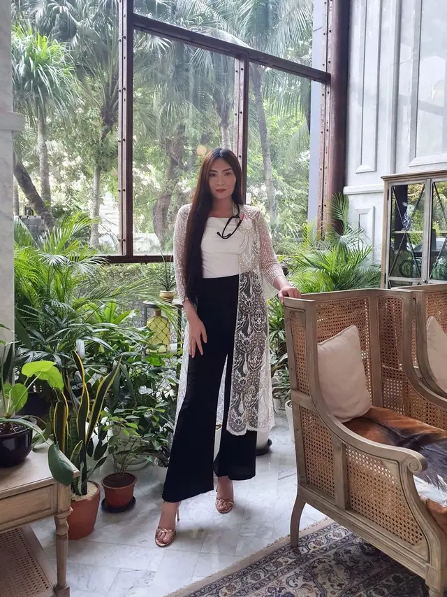 7 Potret Alegra Wolter, Dokter Transpuan Pertama di Indonesia yang Jadi Sorotan