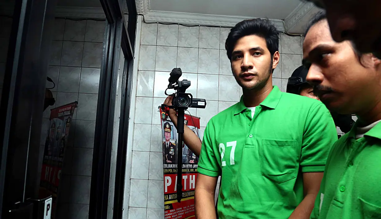 Seperti diketahui, Ammar Zoni beberapa bulan lalau tertangkap terkait penyalahgunaan narkoba. Akibat perbuatannya, Ammar Zoni divonis satu tahun. (Nurwahyunan/Bintang.com)