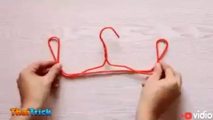 Ternyata Gantungan Baju Gak Cuma Buat Jemur, Nih Fungsi Lainnya