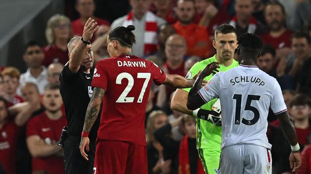 Foto: Debut di Kandang, Darwin Nunez Malah Dapat Kartu Merah dan Gagal Persembahakan Kemenangan Perdana Liverpool di Liga Inggris
