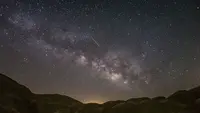 Fenomena Hujan Meteor Lyrid di Bulan April 2026: Ini Jadwal dan Cara Mengamatinya