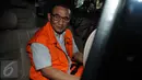 Direktur PT Citra Gading Asritama (CGA), Ichsan Suaidi usai jalani pemeriksaan di Gedung KPK, Jakarta, (23/02). Ichsan Suaidi terjerat kasus dugaan pemberian suap untuk penundaan pengiriman salinan putusan kasasi di MA. (Liputan6.com/Helmi Afandi)