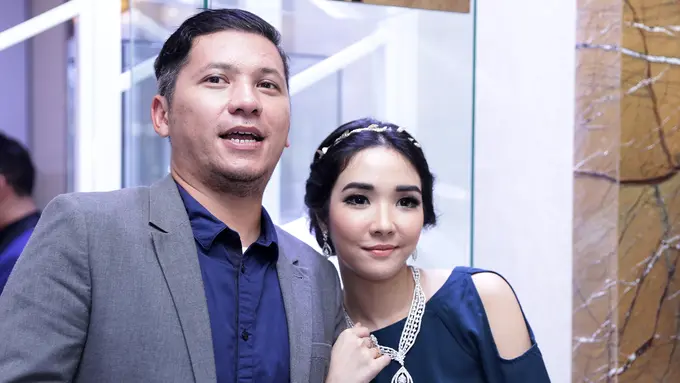 [Bintang] Gading Marten dan Gisella Anastasia