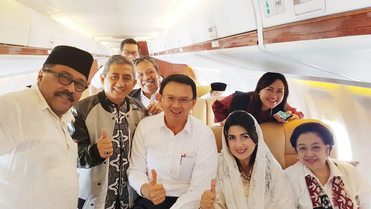 Megawati, Rano Karno, dan Ahok di pesawat menuju Blitar 