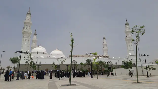 Masjid Quba di Madinah, Arab Saudi. Masjid Quba di Madinah ramai dikunjungi jemaah haji dari berbagai negara.