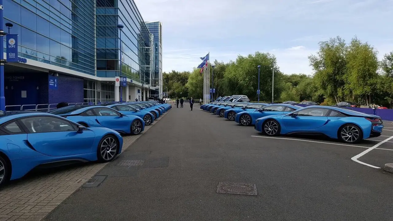 Mobil mewah pemain Leicester City