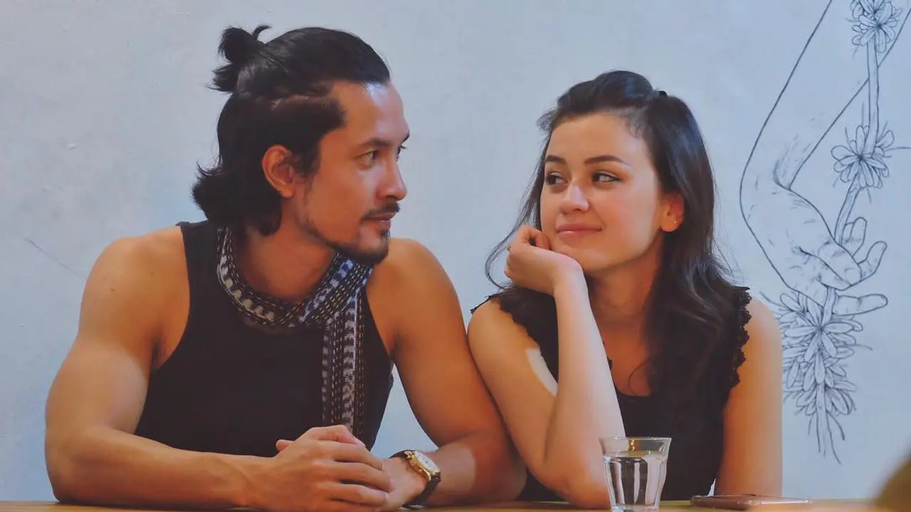 [Bintang] Bikin Iri, Ini 8 Foto Mesra Kimberly Ryder dan Sang Kekasih