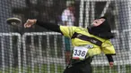 Atlet asal Kalimantan Selatan, Nor Nazwa, melakukan lemparan saat pertandingan final Discua Throw women 46-47 Peparnas XVII di Stadion Sriwedari, Solo, Jawa Tengah, Selasa (8/10/2024). Nor Nazwa mendapatkan