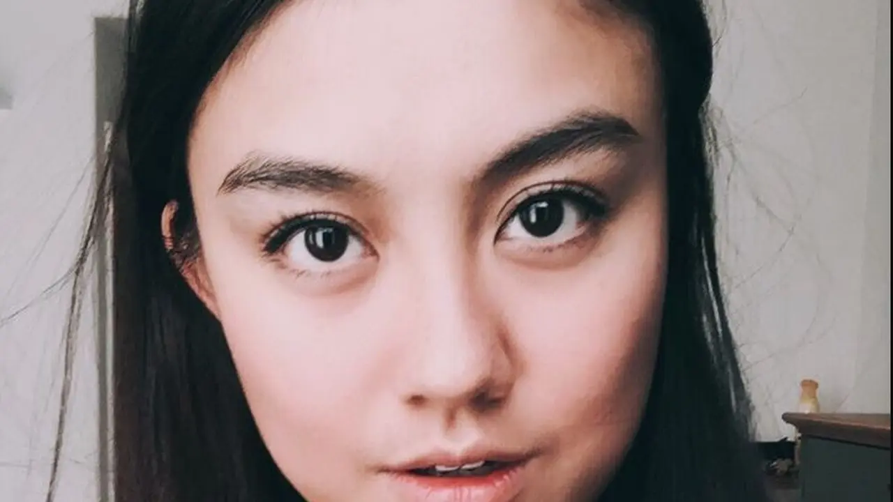6 Gaya Rambut Ikonis Agnez Mo, dari Natural hingga Setengah Botak