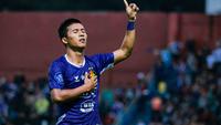 Sudah buka keran gol pertamanya, M. Khanafi siap bersaing dengan pemain asing Persik. (Bola.com/Gatot Sumitro)