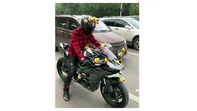 Potret Mainan Anak di Motor Ini Bikin Gagal Fokus