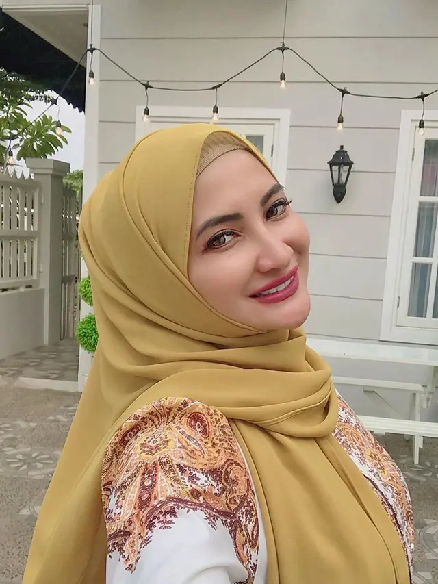 6 Potret Rumah Natalie Sarah, Bergaya Klasik Amerika Serba Putih